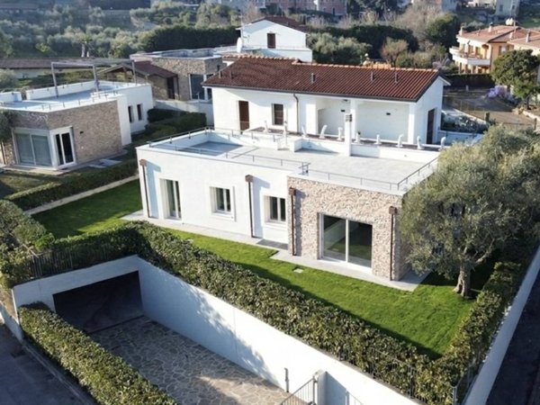 casa indipendente in vendita a Soiano del Lago