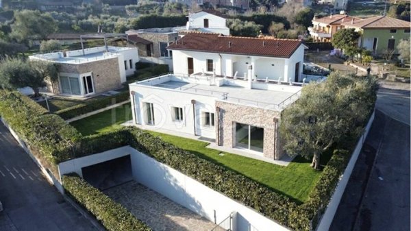 casa indipendente in vendita a Soiano del Lago