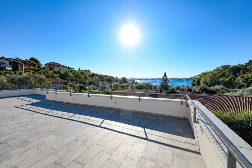 casa indipendente in vendita a Soiano del Lago