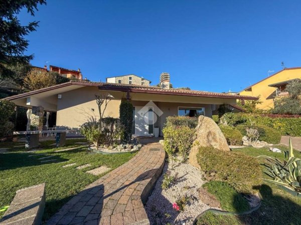 casa indipendente in vendita a Soiano del Lago