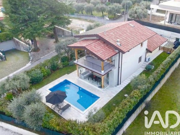 casa indipendente in vendita a Soiano del Lago