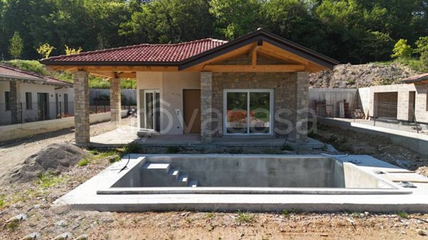 casa indipendente in vendita a Soiano del Lago