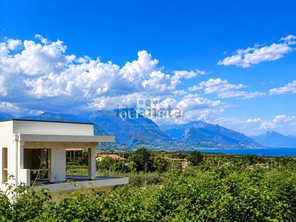 casa indipendente in vendita a Soiano del Lago