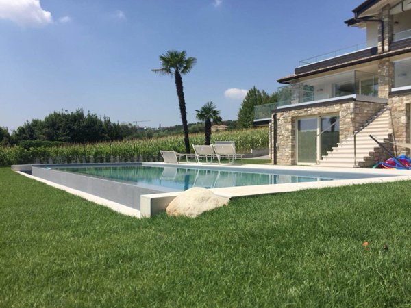 casa indipendente in vendita a Soiano del Lago