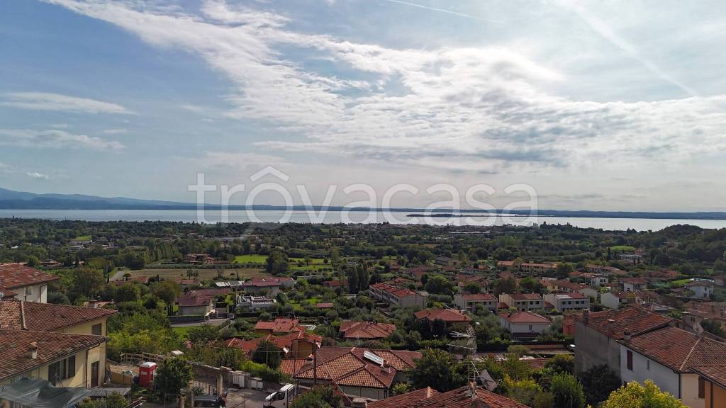 casa indipendente in vendita a Soiano del Lago