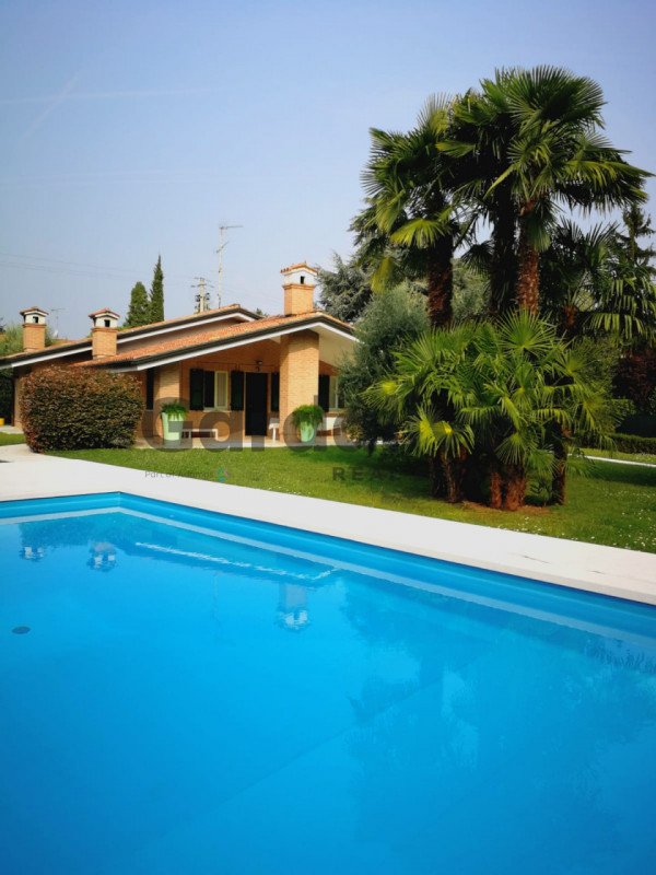 casa indipendente in vendita a Soiano del Lago