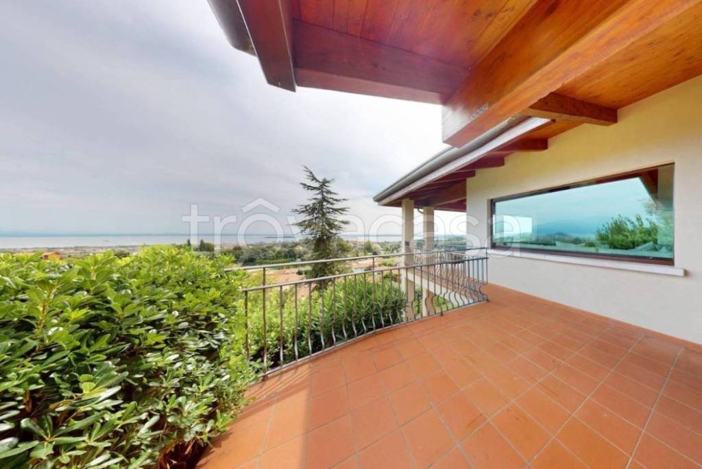 casa indipendente in vendita a Soiano del Lago