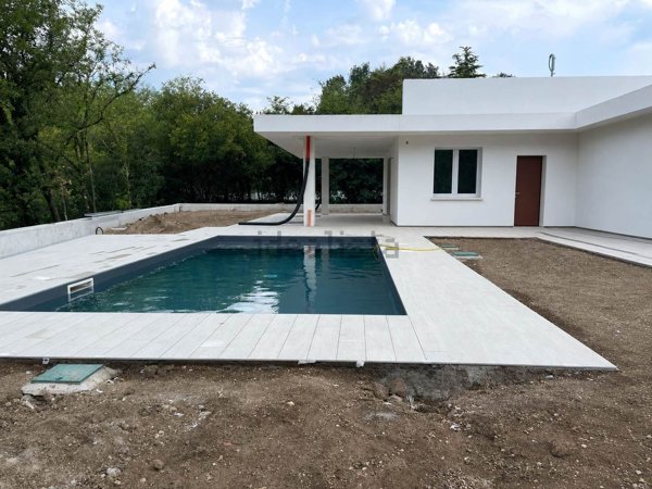 casa indipendente in vendita a Soiano del Lago