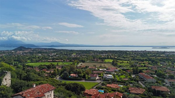 intera palazzina in vendita a Soiano del Lago