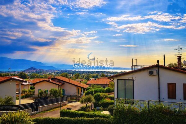 casa indipendente in vendita a Soiano del Lago
