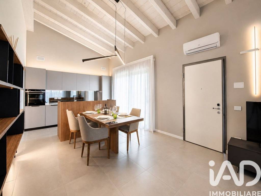 casa indipendente in vendita a Soiano del Lago