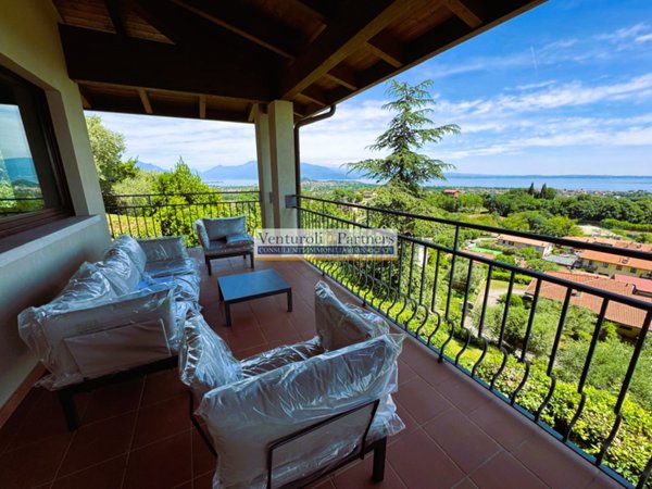 casa indipendente in vendita a Soiano del Lago