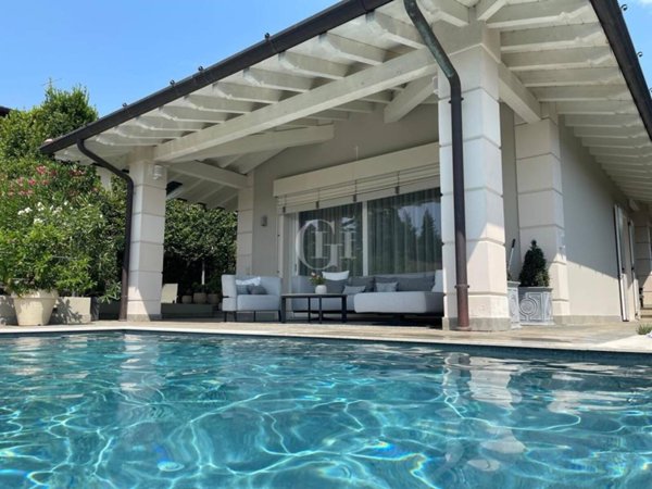 casa indipendente in vendita a Soiano del Lago