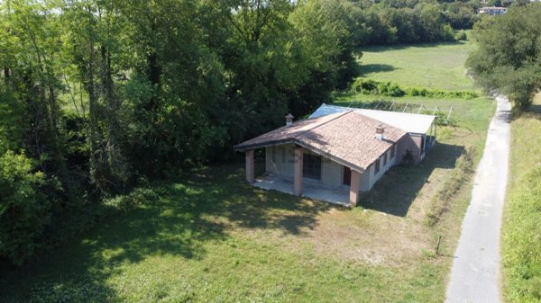 casa indipendente in vendita a Soiano del Lago