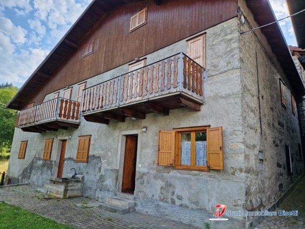 casa indipendente in vendita a Sonico in zona Garda