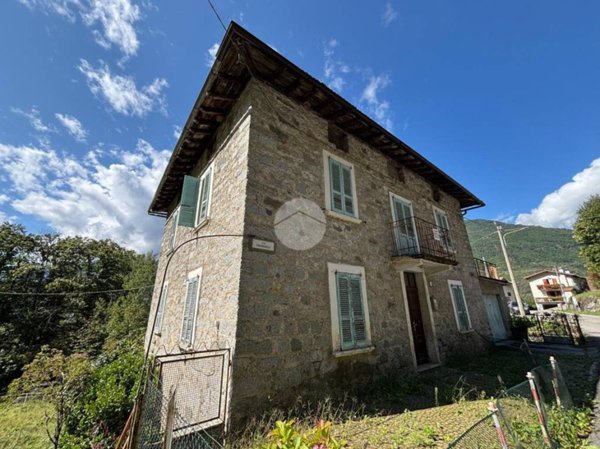 casa indipendente in vendita a Sonico in zona Rino