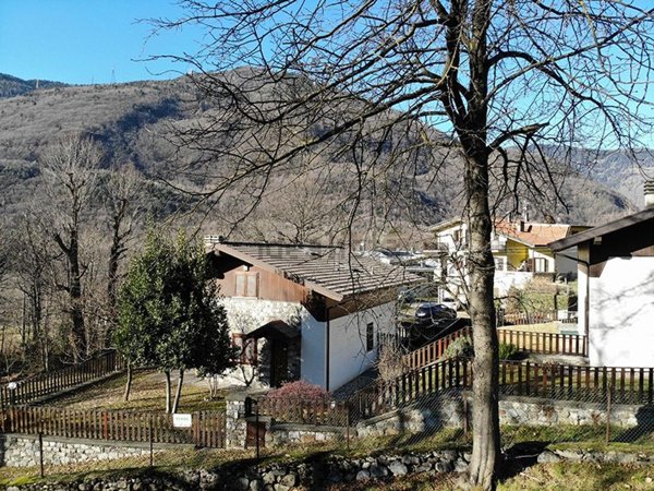 casa indipendente in vendita a Sonico