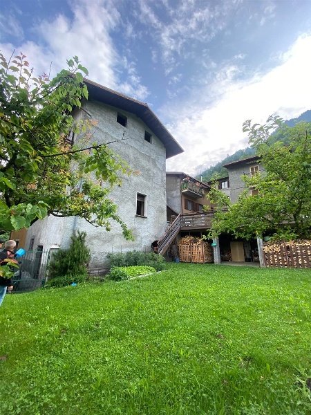 casa indipendente in vendita a Sonico in zona Rino