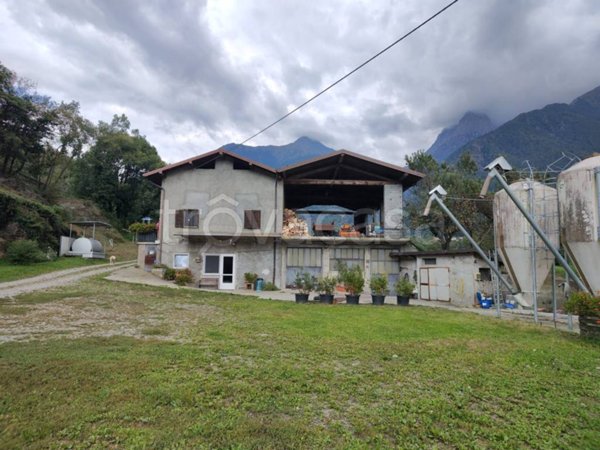 casa indipendente in vendita a Sonico