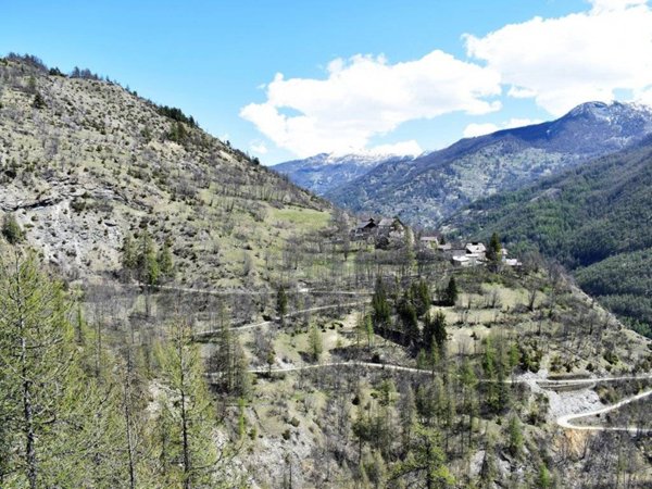 casale in vendita a Cesana Torinese in zona Désèrtes
