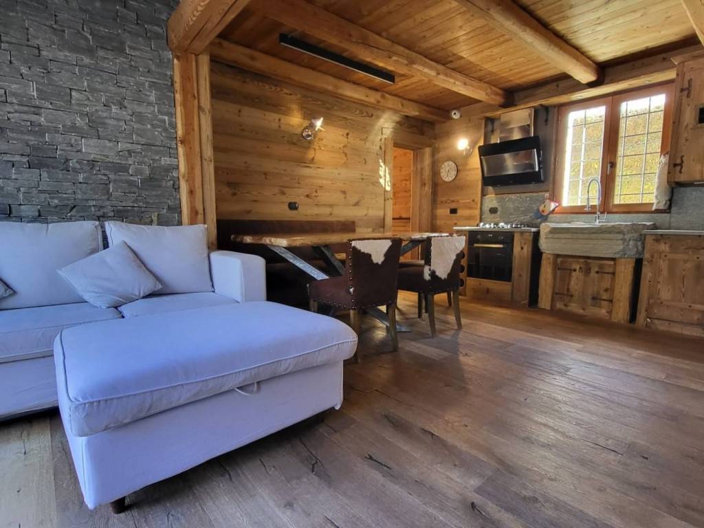 appartamento in vendita a Cesana Torinese in zona Mollières