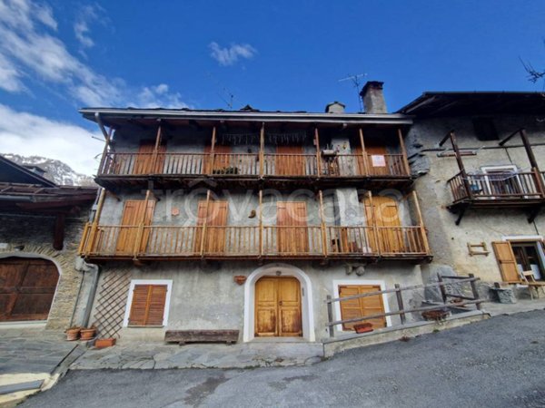 appartamento in vendita a Cesana Torinese in zona Mollières