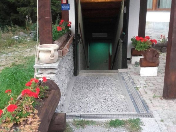 negozio in vendita a Cesana Torinese