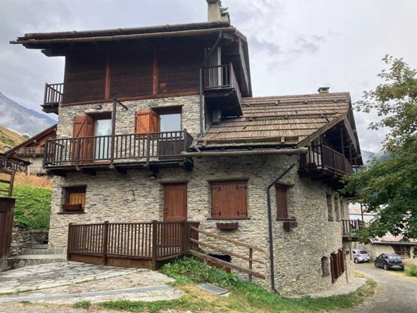 appartamento in vendita a Cesana Torinese in zona Thures