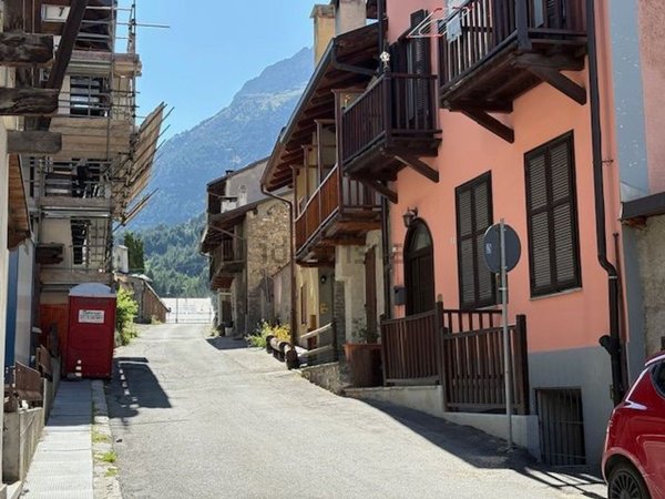 casa indipendente in vendita a Cesana Torinese