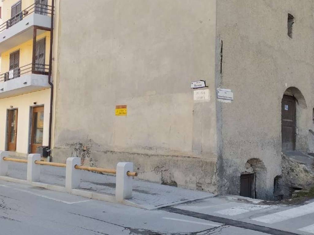 casa indipendente in vendita a Cesana Torinese