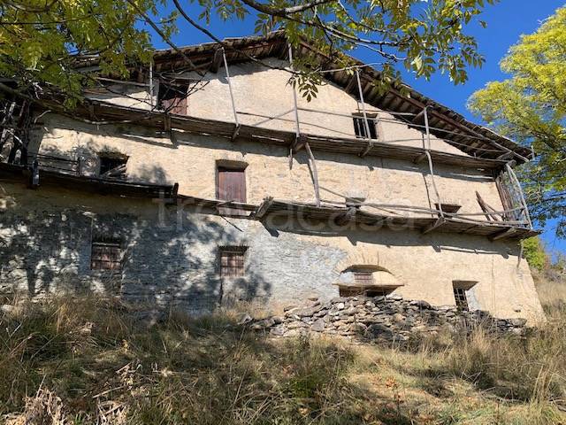 baita in vendita a Cesana Torinese in zona Désèrtes