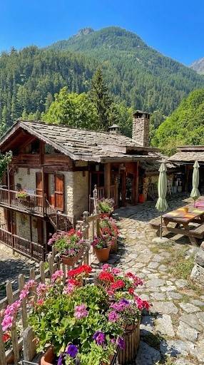 casa indipendente in vendita a Cesana Torinese in zona Fénils