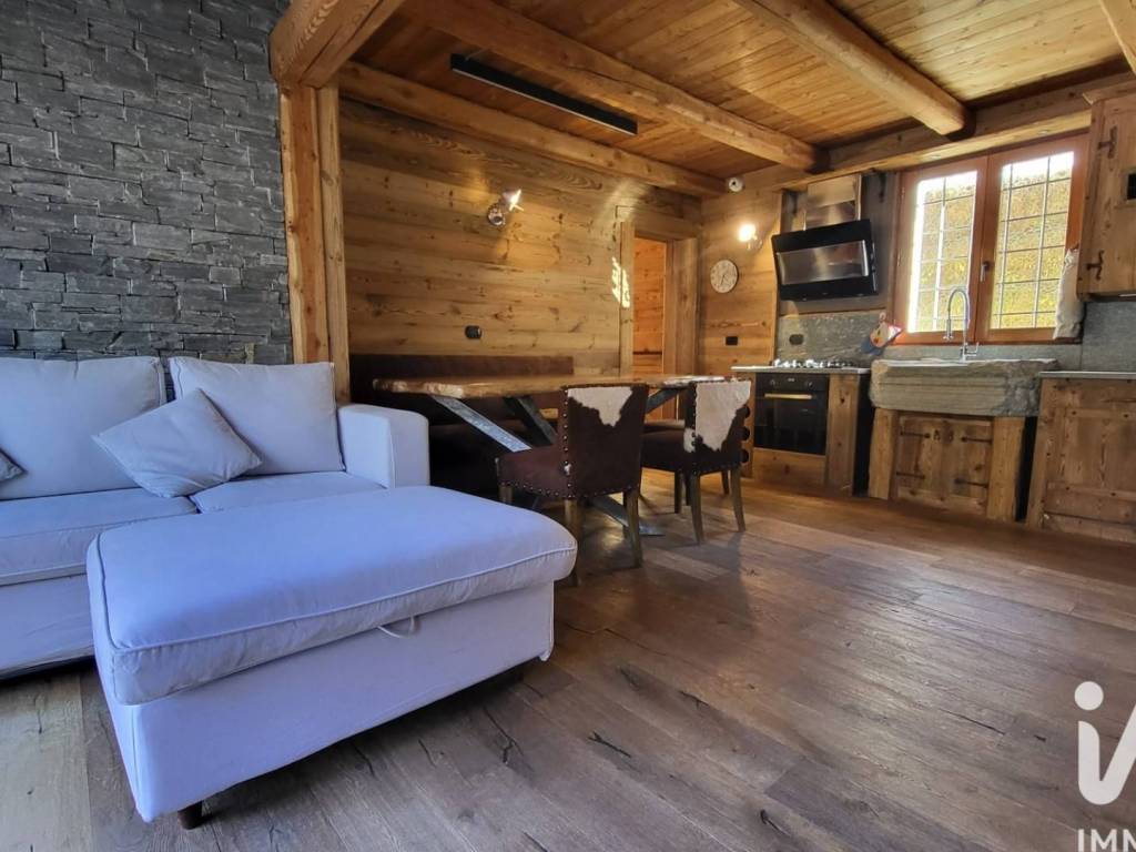 appartamento in vendita a Cesana Torinese in zona Mollières