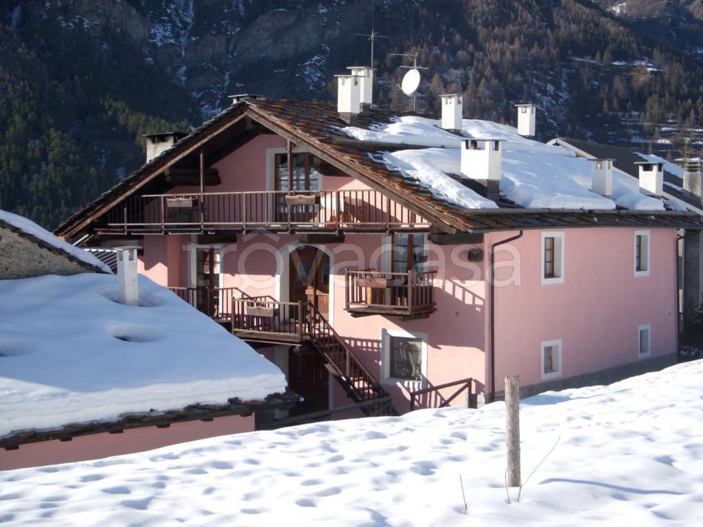 appartamento in vendita a Cesana Torinese in zona Mollières