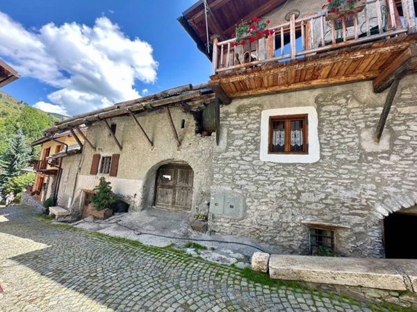 casa indipendente in vendita a Cesana Torinese in zona Bousson