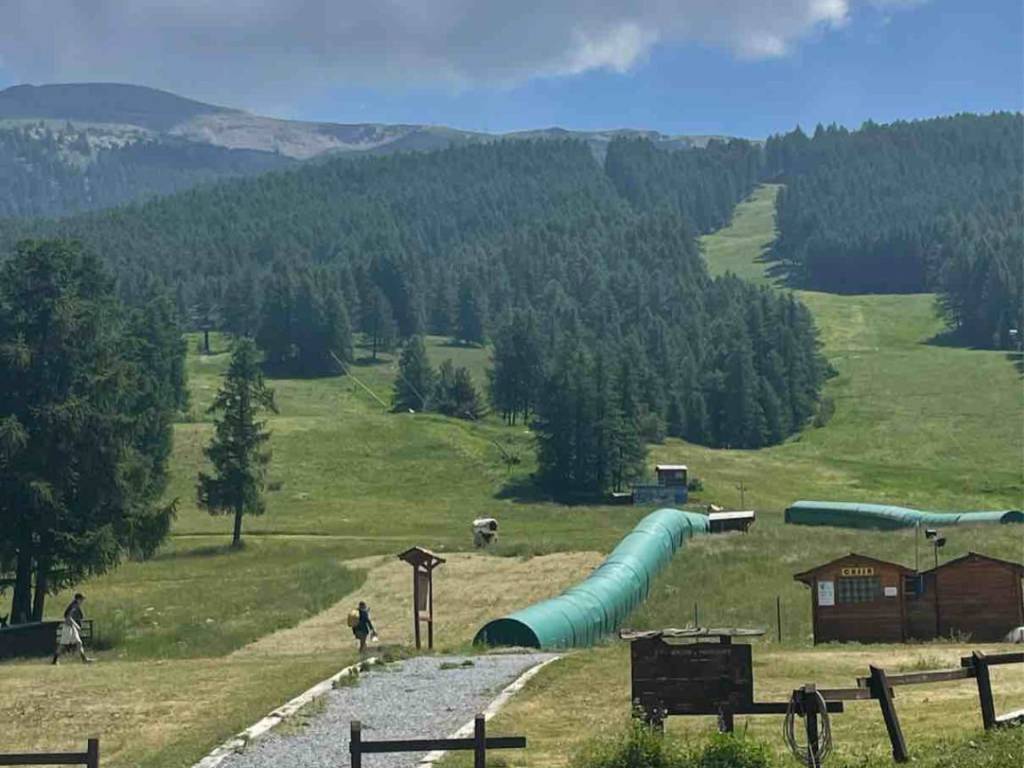 negozio in vendita a Cesana Torinese in zona San Sicario Alto