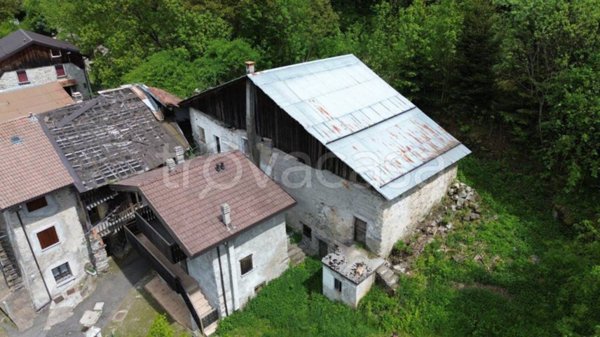 casa semindipendente in vendita a Temù