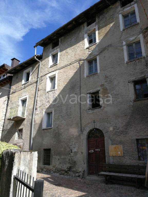 intera palazzina in vendita a Temù
