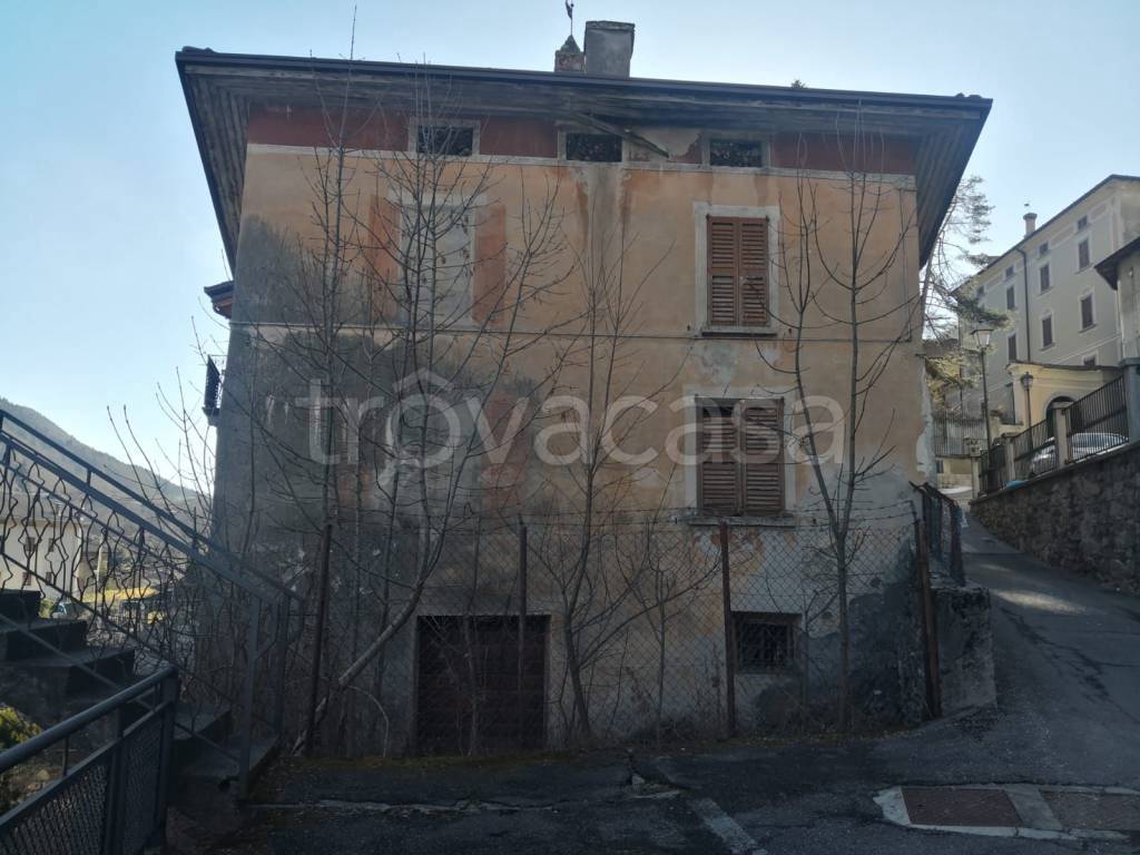 casa indipendente in vendita a Temù