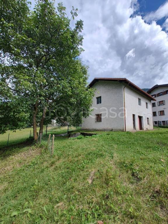 casa semindipendente in vendita a Temù