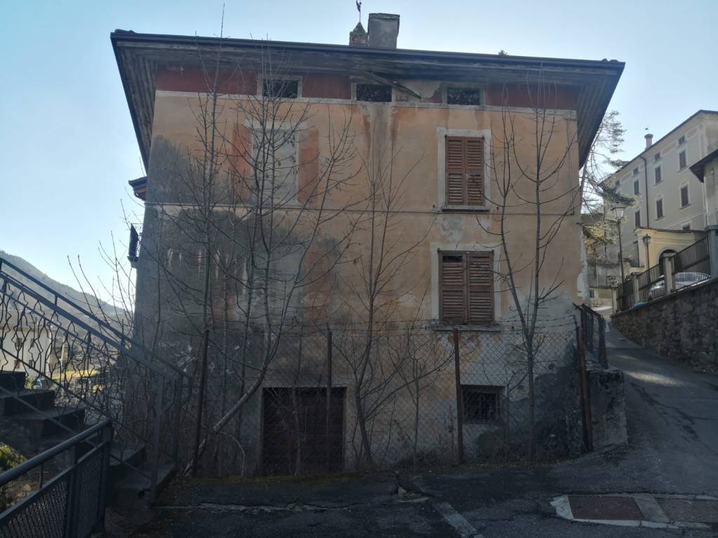 casa indipendente in vendita a Temù