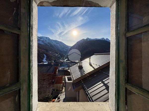 casa indipendente in vendita a Temù in zona Lecanù