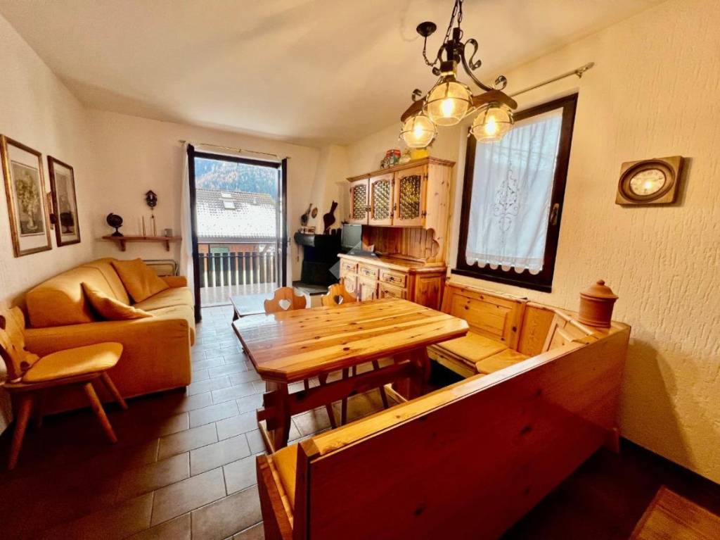 appartamento in vendita a Temù in zona Lecanù