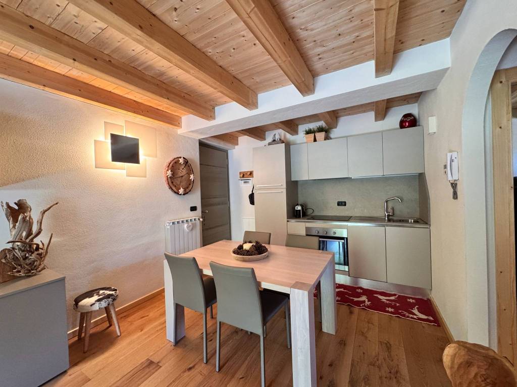 appartamento in vendita a Temù in zona Pontagna