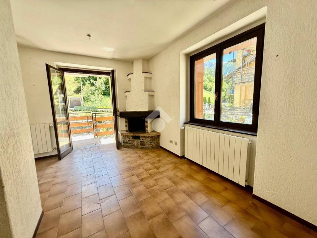 appartamento in vendita a Temù in zona Pontagna