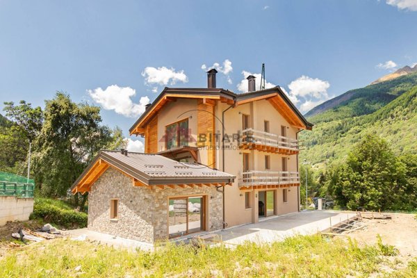 appartamento in vendita a Temù in zona Lecanù