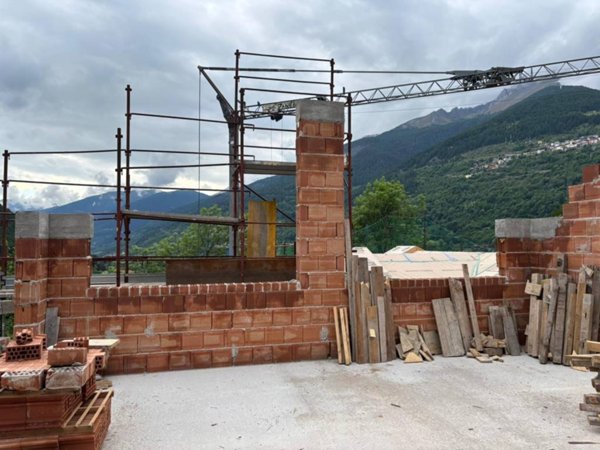 casa indipendente in vendita a Temù in zona Lecanù