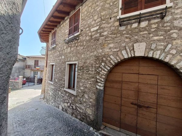 pentavano in vendita a Tignale in zona Gardola
