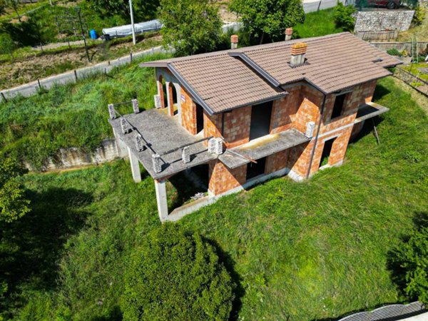casa indipendente in vendita a Tignale