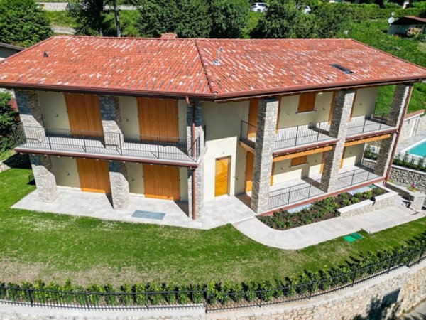 casa indipendente in vendita a Tignale in zona Gardola